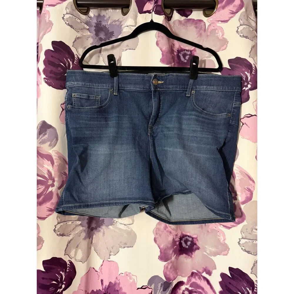 Torrid Short